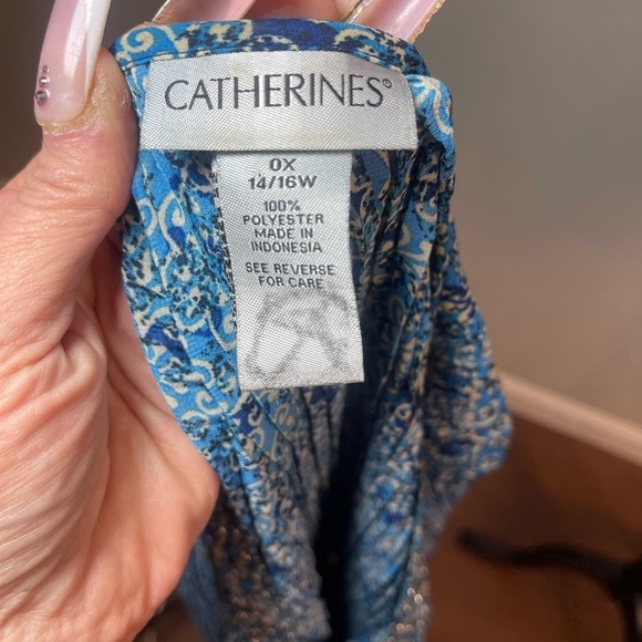Catherines Blue Patterned Blouse​​ - Picture 7 of 8